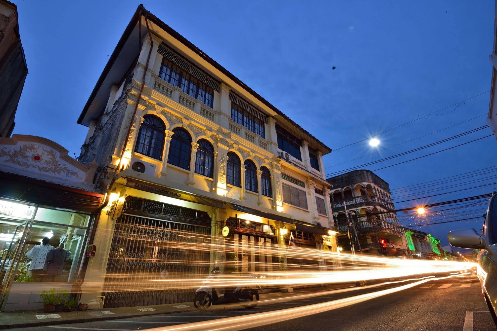 The Rommanee Classic Guesthouse Phuket Esterno foto