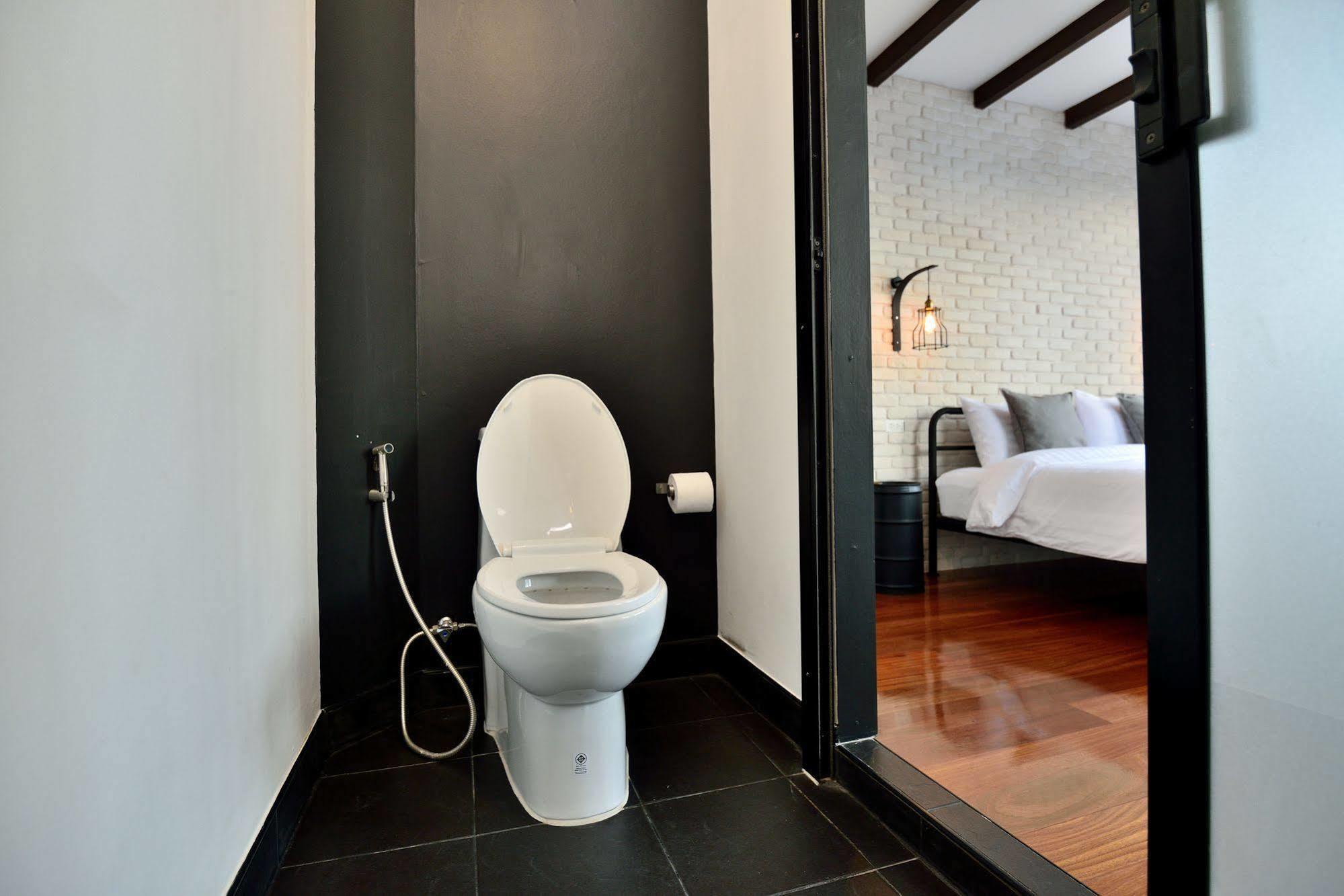 The Rommanee Classic Guesthouse Phuket Esterno foto