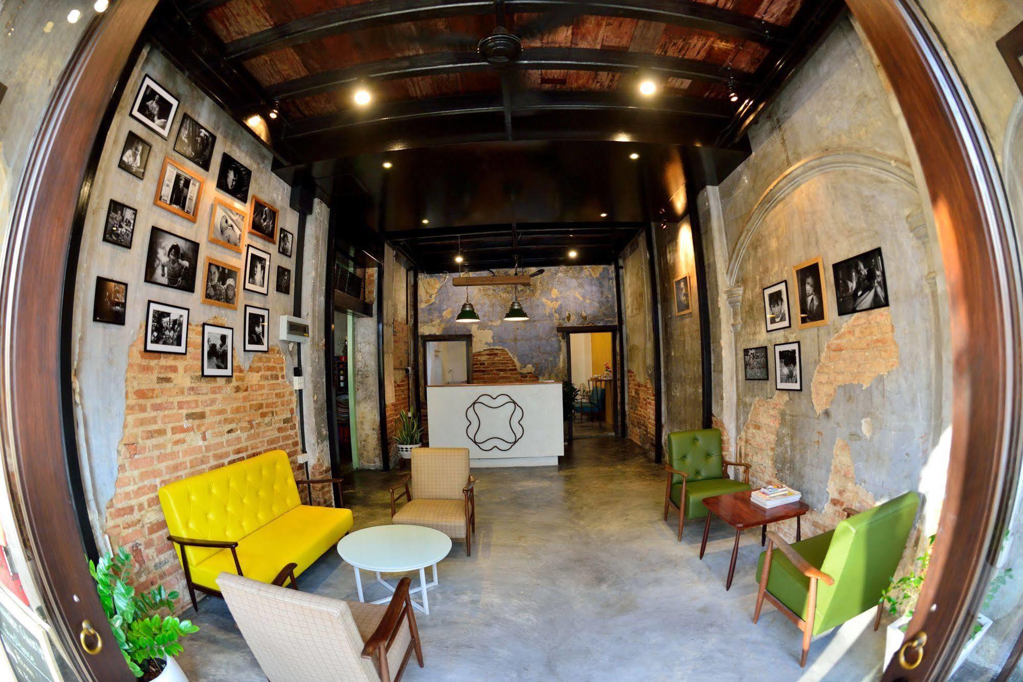 The Rommanee Classic Guesthouse Phuket Esterno foto