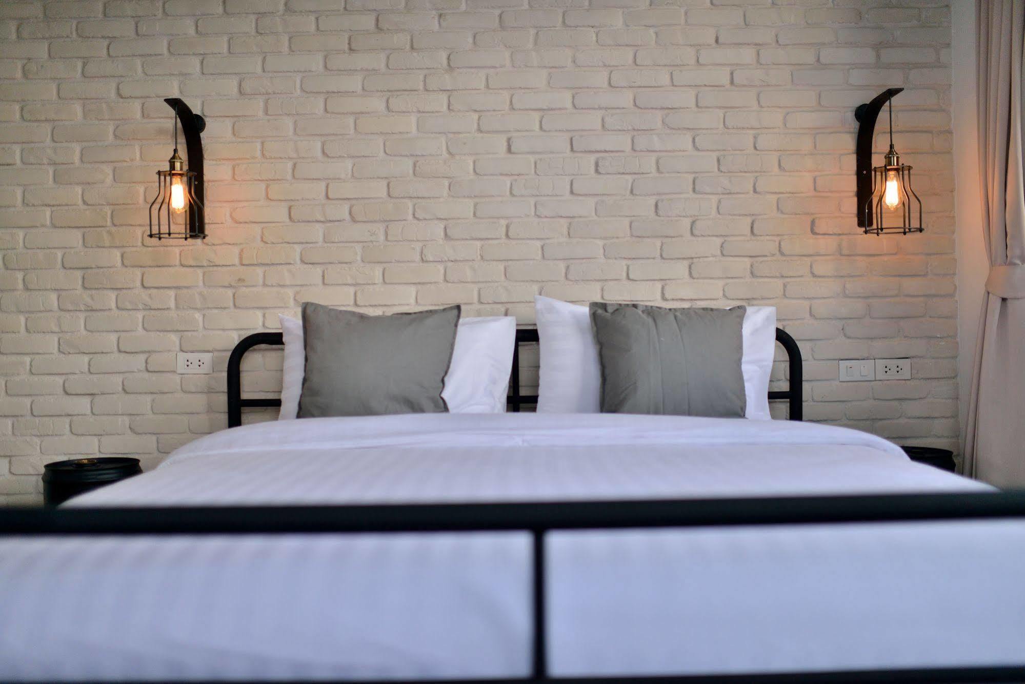 The Rommanee Classic Guesthouse Phuket Esterno foto