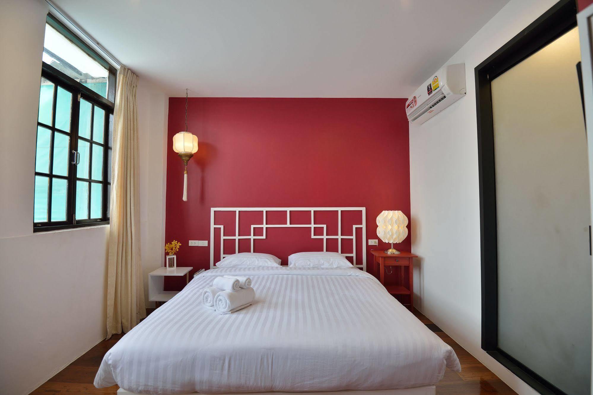 The Rommanee Classic Guesthouse Phuket Esterno foto